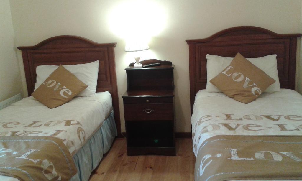 Achill West Coast House Bed and Breakfast Dooagh Buitenkant foto