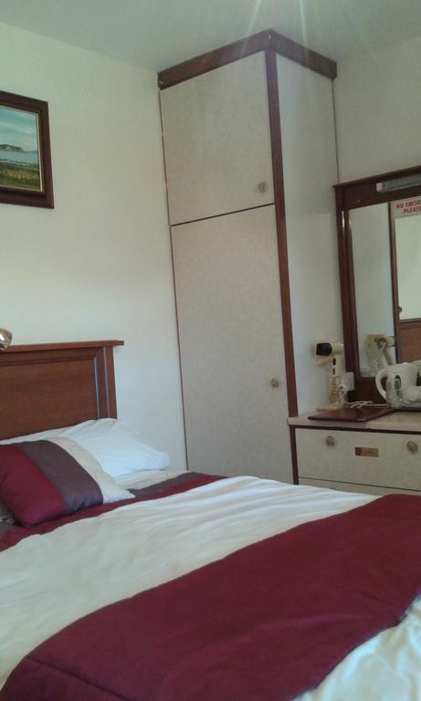Achill West Coast House Bed and Breakfast Dooagh Buitenkant foto